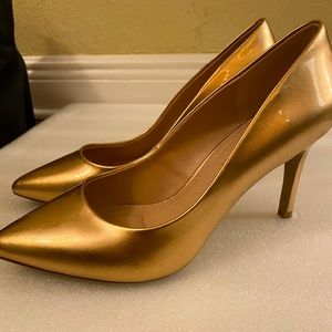 Kate and Kelly metallic bronze pumps